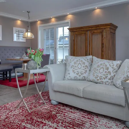 Luxus Soenshoern 16 * Munkmarsch